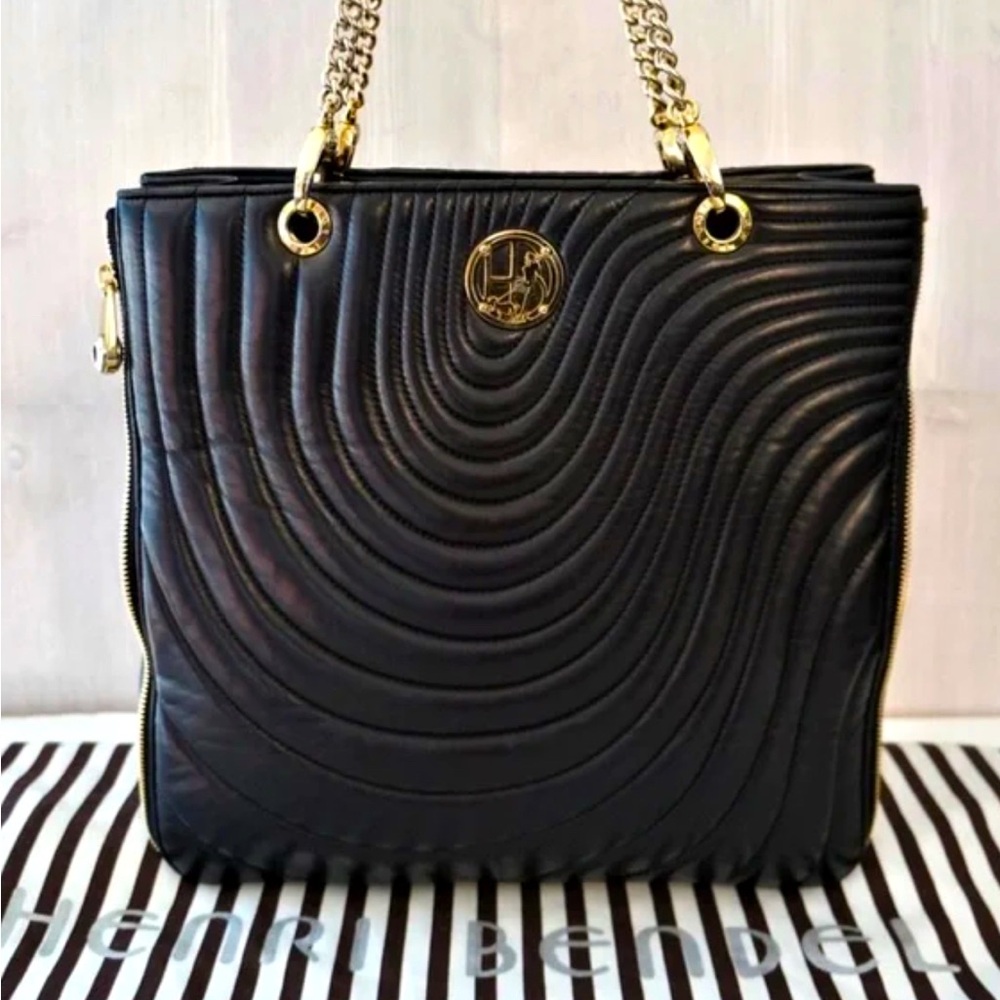 Henri Bendel NYC Lambskin Quilted Leather No 7 Dog Walk Zip Chain Shoulder Bag - Picture 3 of 6